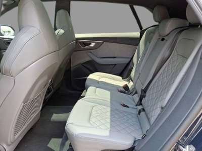 2025 Audi SQ8 Premium Plus