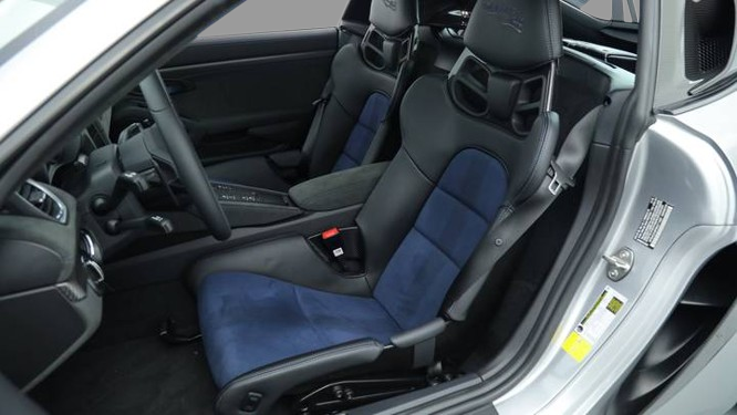 2025 Porsche 718 Cayman GT4 RS