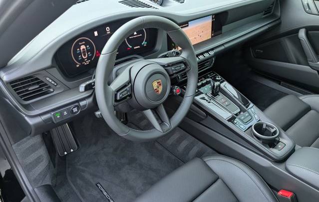 2025 Porsche 911 Targa 4 GTS AWD