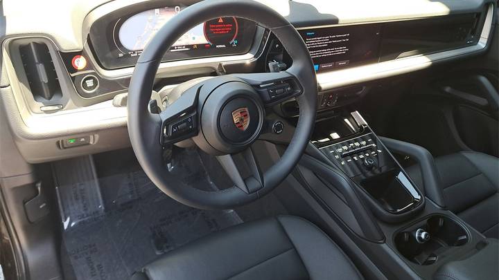 2025 Porsche Cayenne AWD