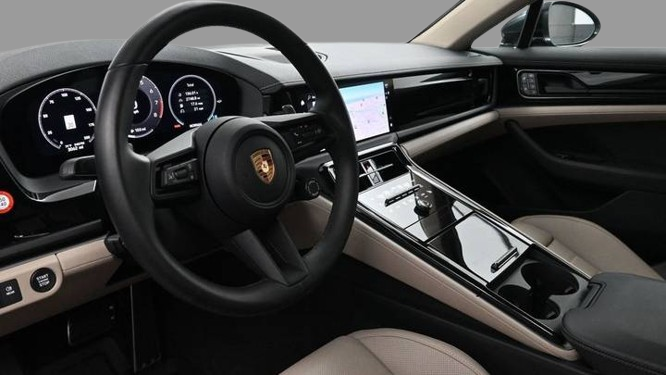 2025 Porsche Panamera 4 AWD