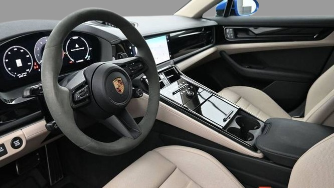 2025 Porsche Panamera 4 E-Hybrid AWD