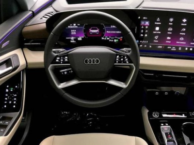 2025 Audi Q6 e-tron Premium Plus quattro