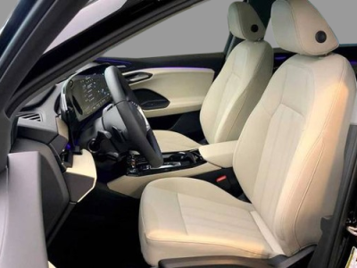 2025 Audi Q6 e-tron Premium Plus quattro