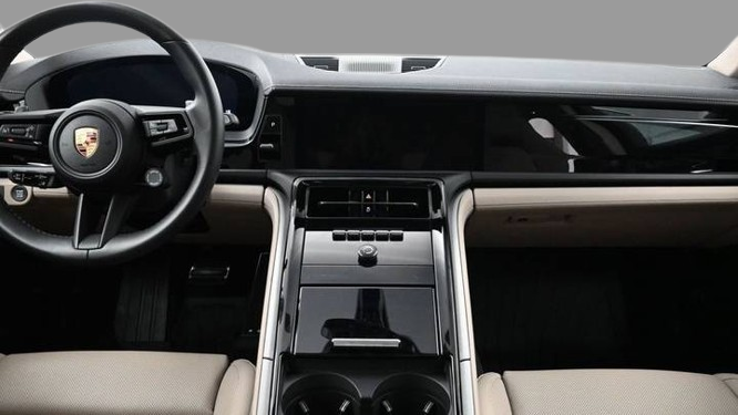 2025 Porsche Panamera 4 AWD