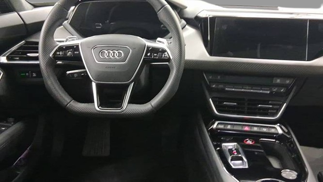 2025 Audi e-tron GT Prestige