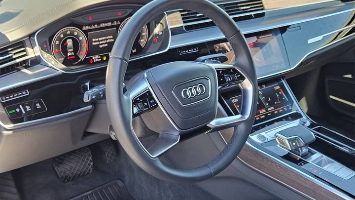 2025 Audi A8 L 55 TFSI quattro