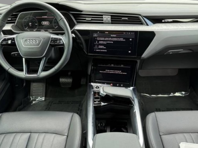 2025 Audi Q8 e-tron S line Premium Plus Sportback