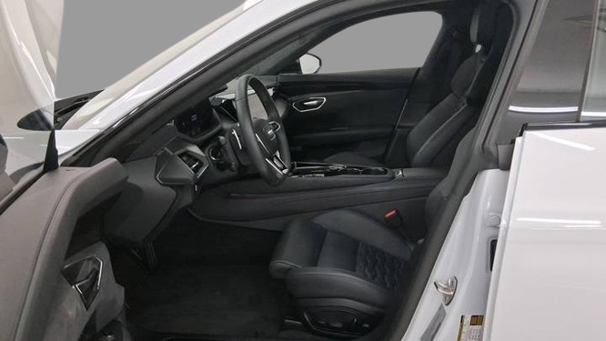 2025 Audi e-tron GT Prestige