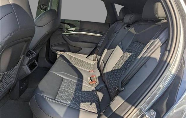 2025 Audi SQ8 e-tron Prestige SUV