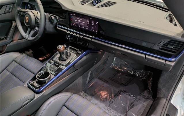2025 Porsche 911 Carrera T Cabriolet