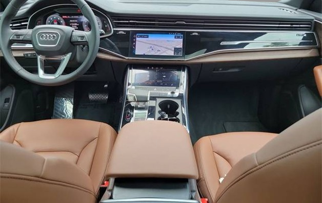 2025 Audi Q8 Premium