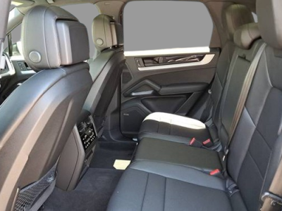 2025 Porsche Cayenne AWD