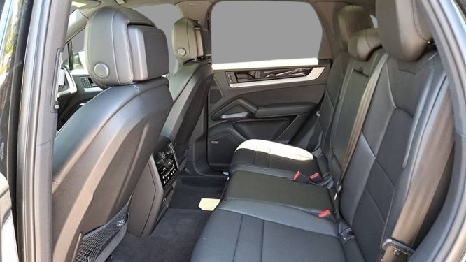2025 Porsche Cayenne AWD