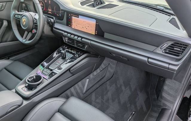 2025 Porsche 911 Targa 4 GTS AWD