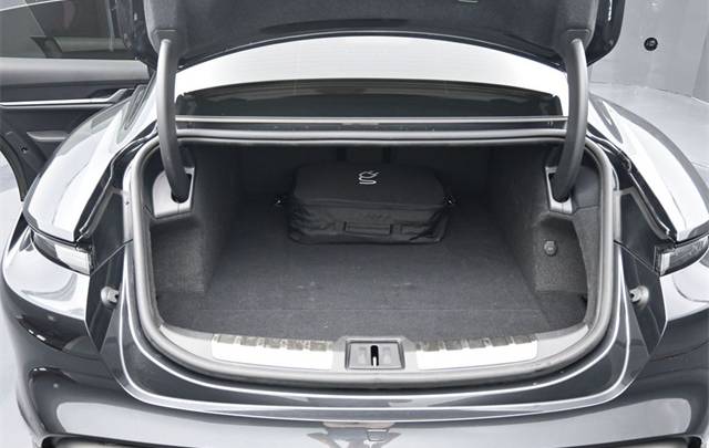 2025 Porsche Taycan 4 AWD
