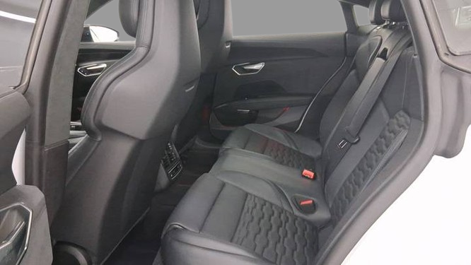 2025 Audi e-tron GT Prestige
