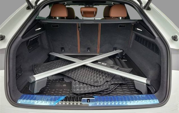 2025 Audi Q8 Premium