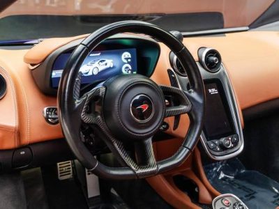 2017 McLaren 570GT Coupe