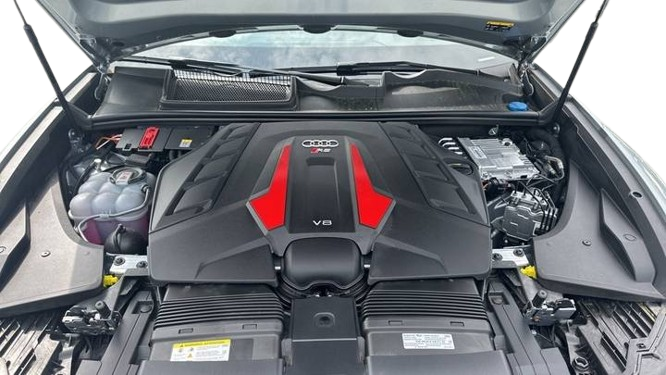 2025 Audi RS Q8 SUV