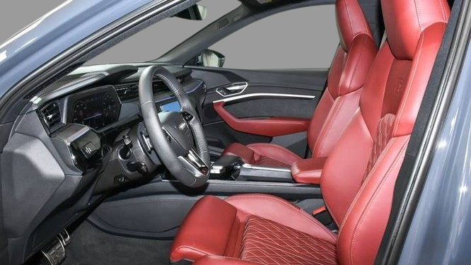 2025 Audi SQ8 e-tron Prestige Sportback