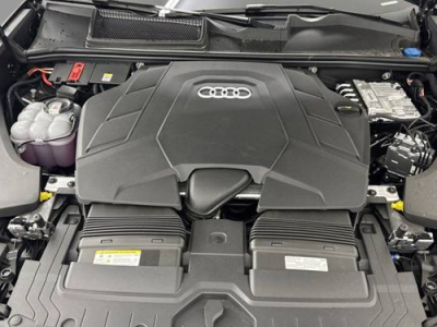 2025 Audi Q8 Premium Plus