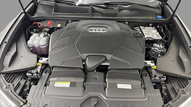 2025 Audi Q8 Premium Plus