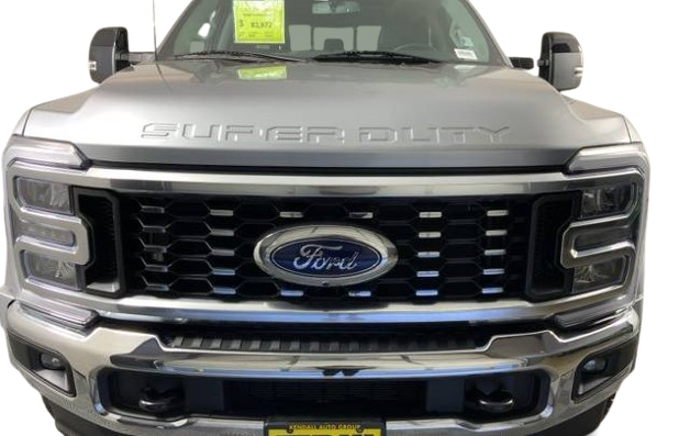 2024 Ford Super Duty F-450 LARIAT Crew Cab 8' Box DRW 4WD