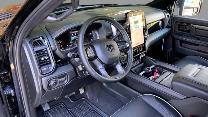 2025 Ram 3500 Limited Crew Cab 8' Box 4WD