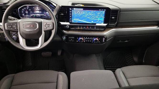 2025 GMC Sierra 1500 Elevation with 3SB Crew Cab Short Bed 4WD