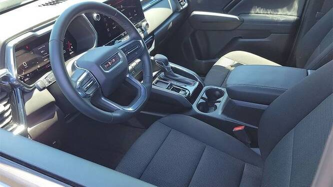 2025 GMC Canyon Elevation 2WD