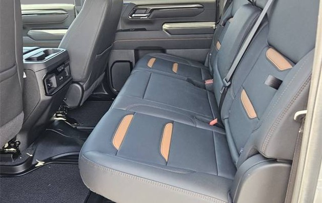 2025 GMC Sierra 3500HD AT4 Crew Cab Standard Bed 4WD