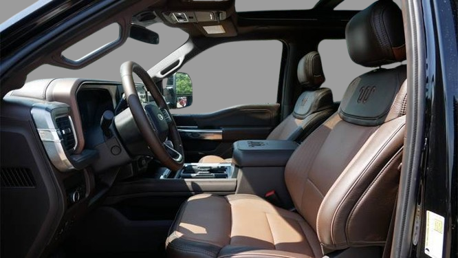 2025 Ford Super Duty F-250 King Ranch Crew Cab 6.75' Box 4WD