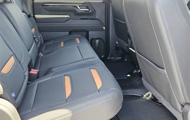 2025 GMC Sierra 3500HD AT4 Crew Cab Standard Bed 4WD