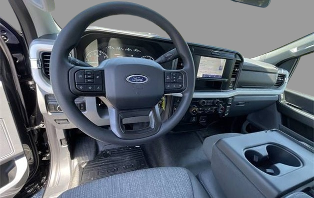 2025 Ford Super Duty F-350 XLT Regular Cab 8' Box 4WD