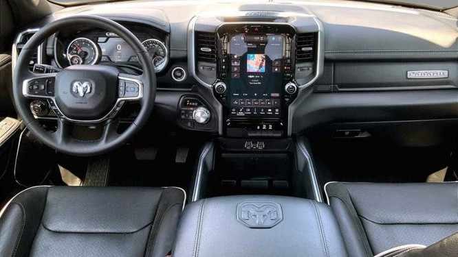 2025 Ram 1500 Laramie Crew Cab 5'7" Box 4WD