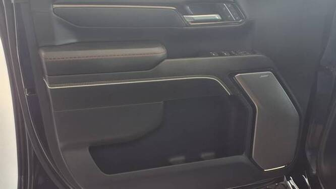2025 GMC Sierra 2500HD AT4X Crew Cab Standard Bed 4WD