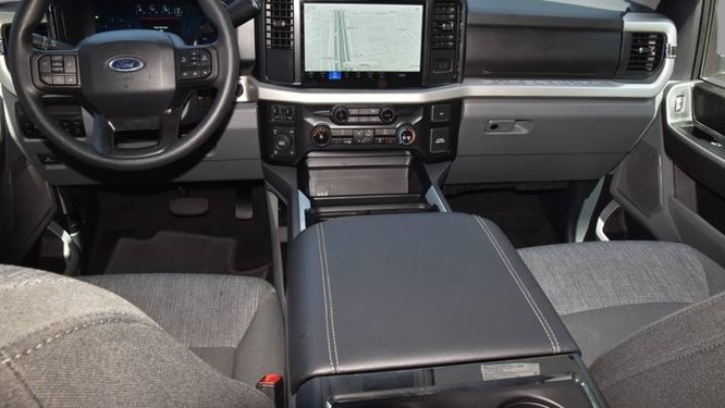 2025 Ford Super Duty F-250 LARIAT Crew Cab 6.75' Box 4WD