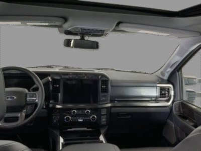 2024 Ford Super Duty F-450 LARIAT Crew Cab 8' Box DRW 4WD