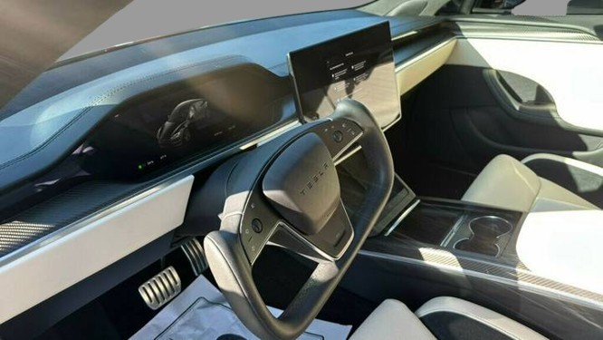2026 Tesla Model S Plaid