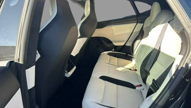 2026 Tesla Model S Plaid