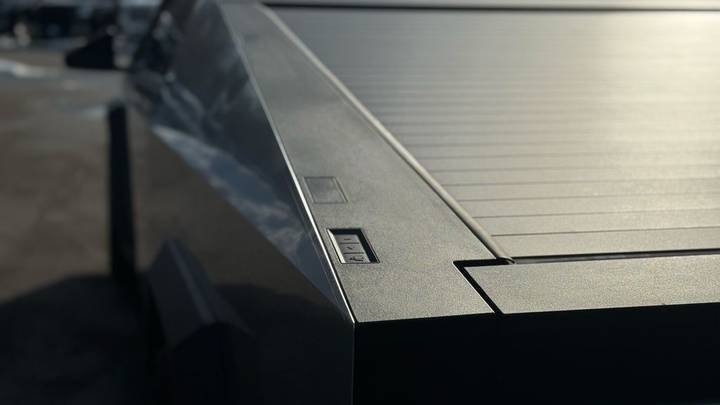 2025 Tesla Cybertruck AWD