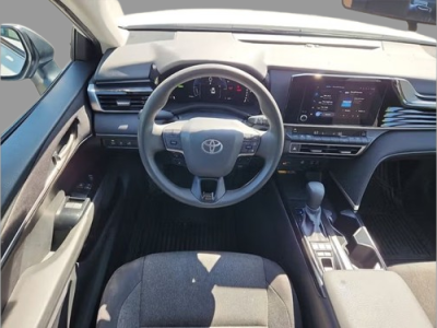 2025 Toyota Camry Hybrid LE FWD