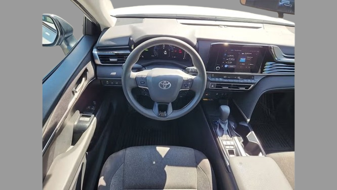 2025 Toyota Camry Hybrid LE FWD