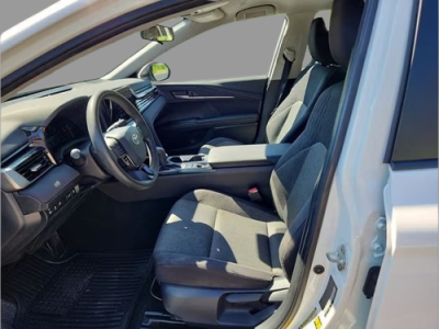 2025 Toyota Camry Hybrid LE FWD