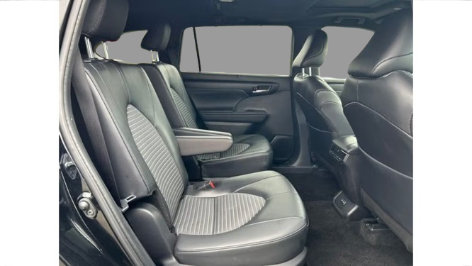 2025 Toyota Highlander LE AWD
